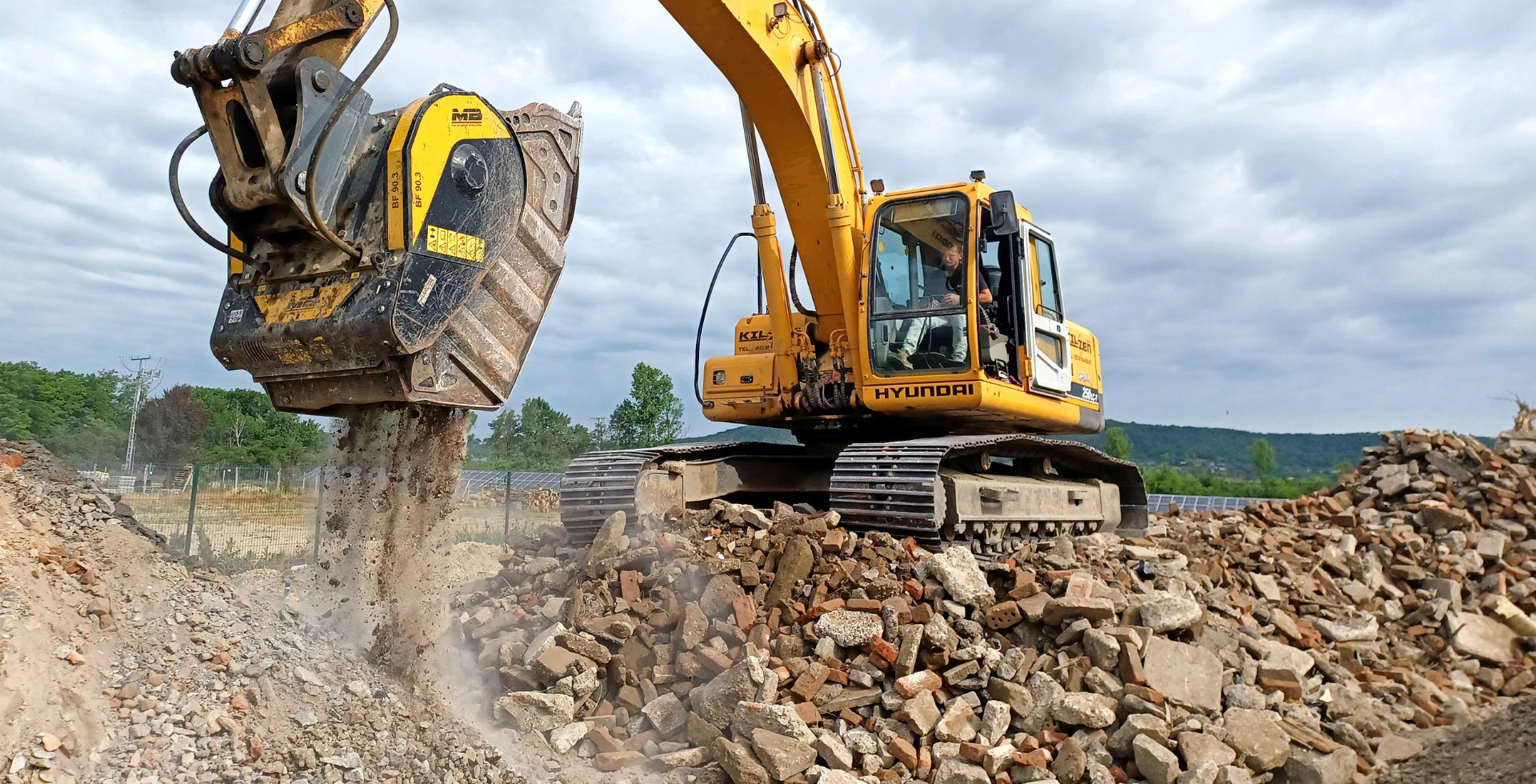 Rent a BF crusher bucket
