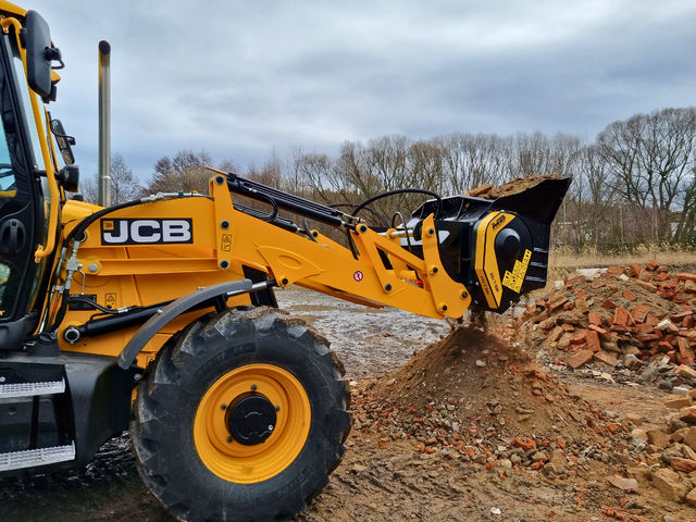 News - Ricostruire con i rifiuti da demolizione è possibile grazie alla benna frantoio MB Crusher