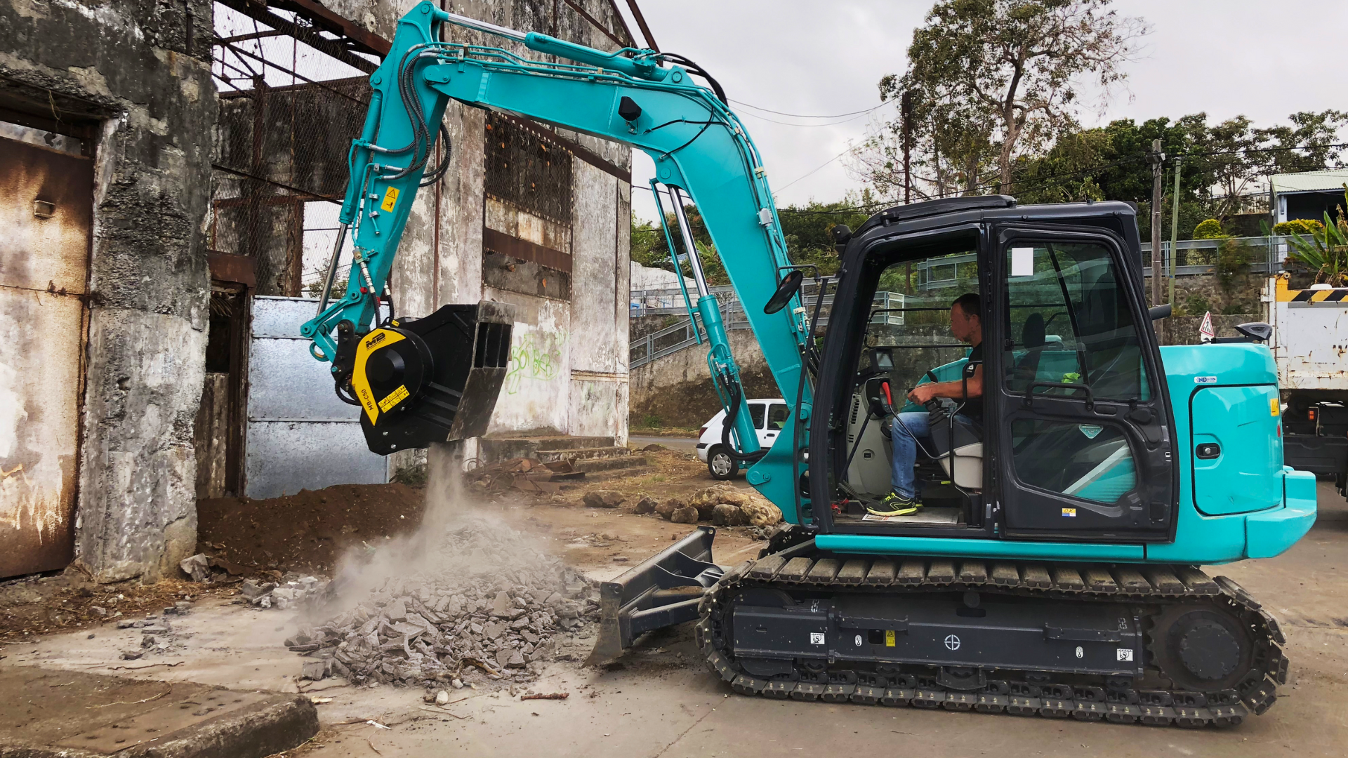  Benna Frantoio MB-C50 su miniescavatore Kobelco