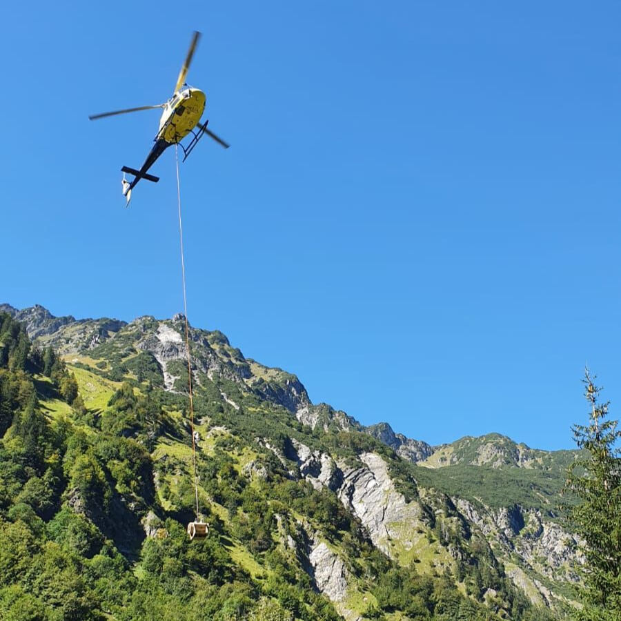 La benna frantoio BF60 in volo sulle Alpi Bavaresi
