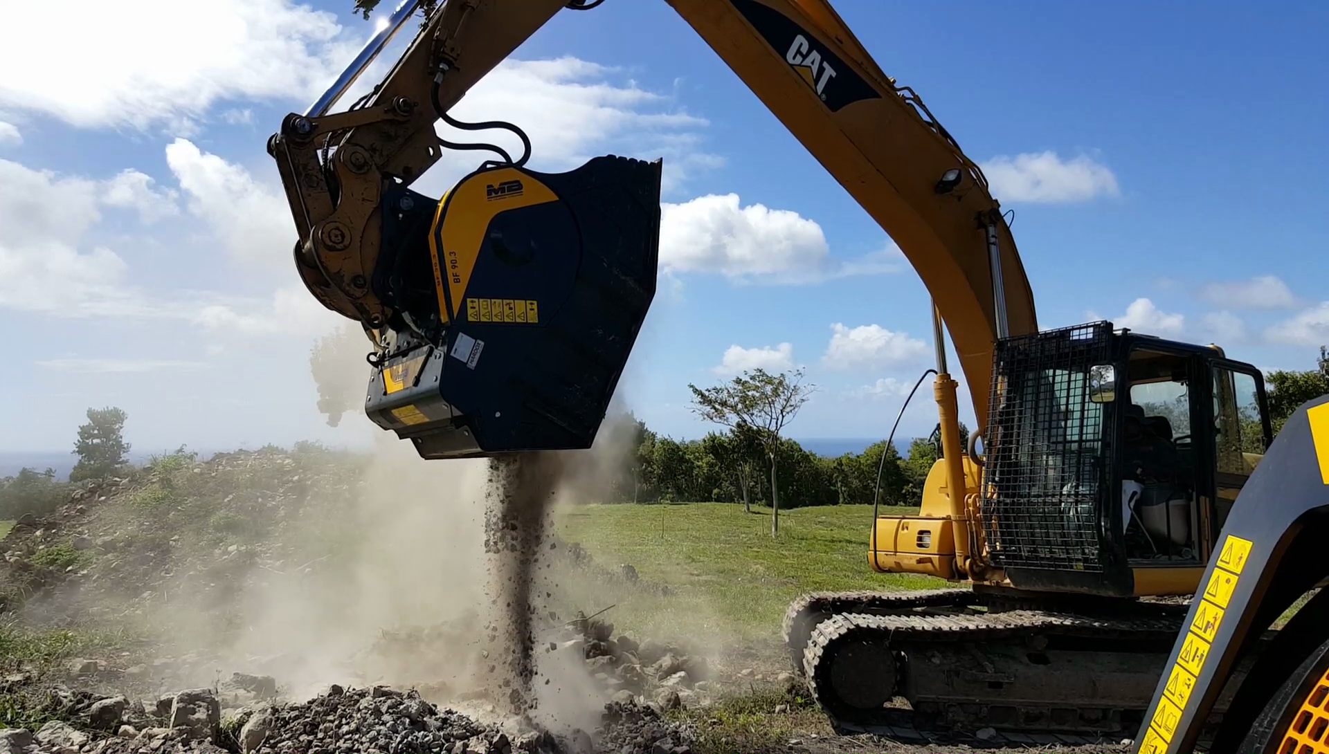 Il paradiso non attende:  MB Crusher per la salvaguardia della natura di Nevis