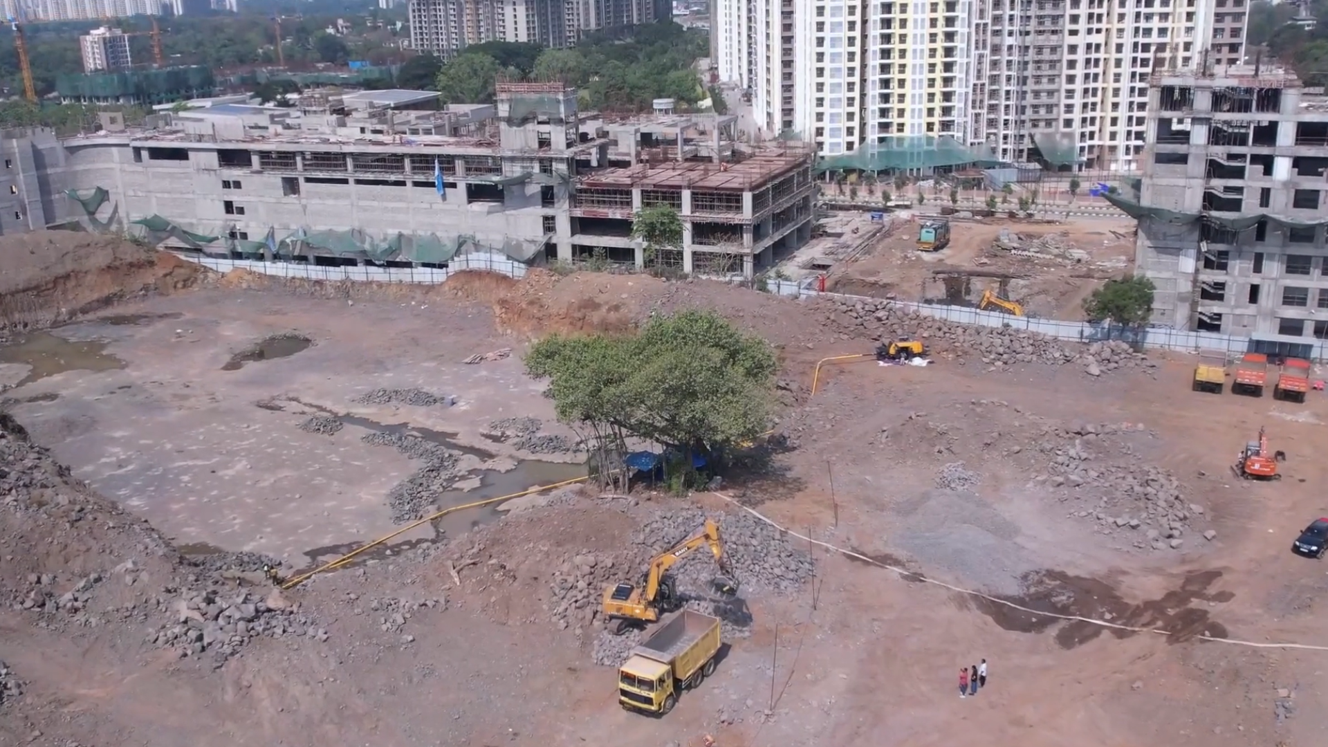 MB Crusher bucket in Maharashtra township