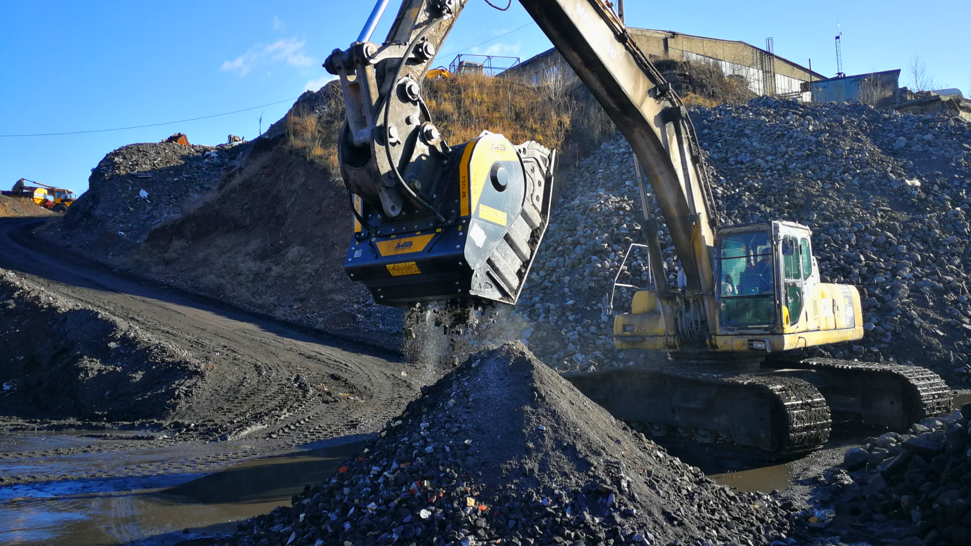 BF120.4 on a Komatsu PC450 LC