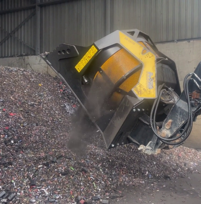 News - Le Godet Cribleur enlève la poussière dans un centre de recyclage