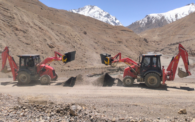 • Precision crushing with MBL160, BF90.3, and MB-S18 units ensuring continuous material supply for concrete and GSB work.