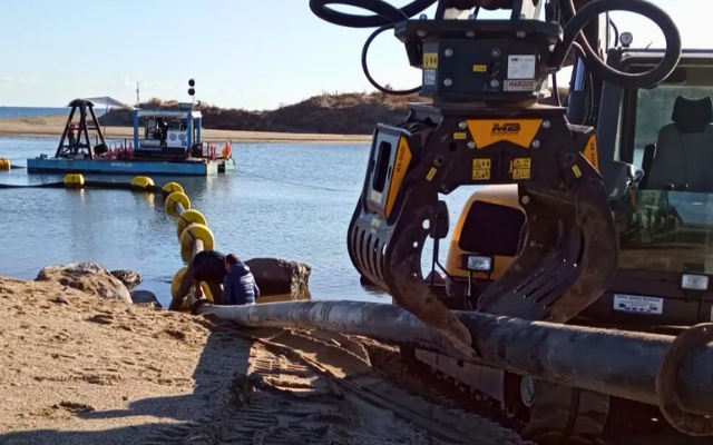 MB Crusher MB-G600 installata su un Mecalac da 8 quintali