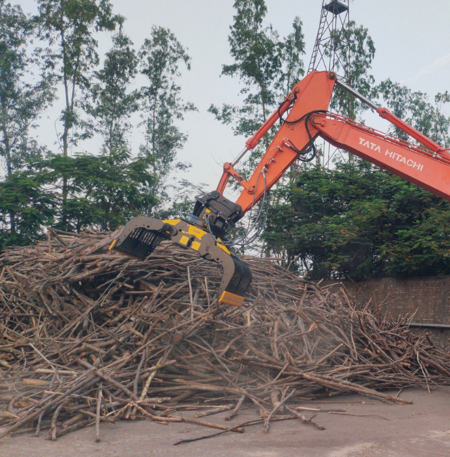 News - Streamline Wood Log Handling with MB-G1200 Grapple