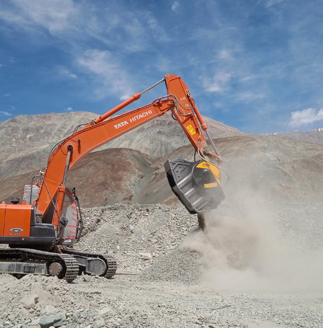 News - MB Crusher Enhances Road Construction in Leh
