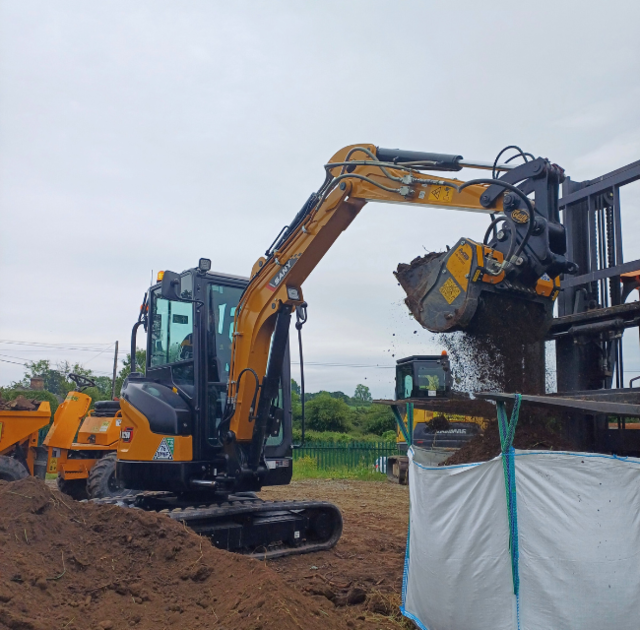 News - From ground to gold: topsoil into profit with MB-HDS207 