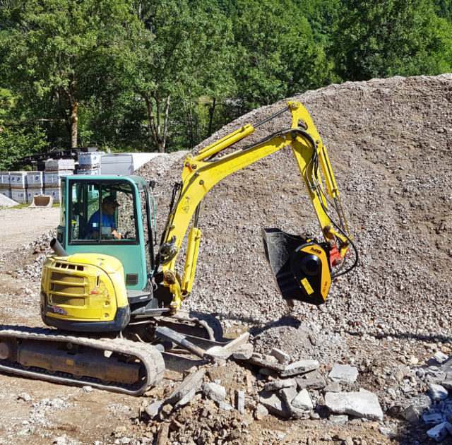 News - MB Crusher increases your utility excavator’s potential