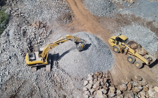 Rocas terrigenas: transforma el material de terracerías en agregado listo para usar