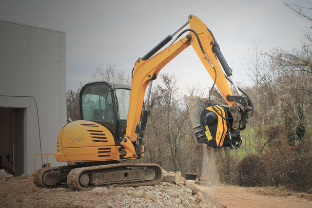  - MB-C50 : Menzionata speciale al World Demolition Summit 