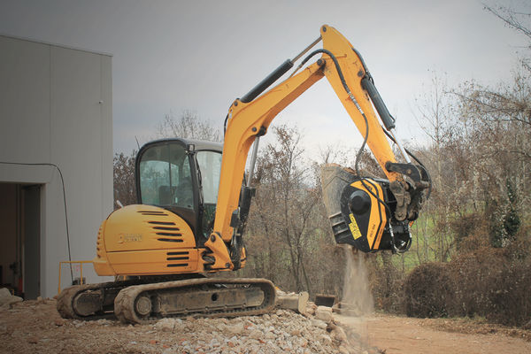 MB-C50 : Menzionata speciale al World Demolition Summit 