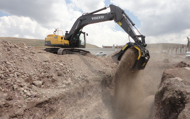 Viaggio nel cantiere di Vaca Muerta in Patagonia