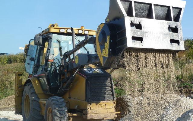 MB Crusher jaw crusher bucket