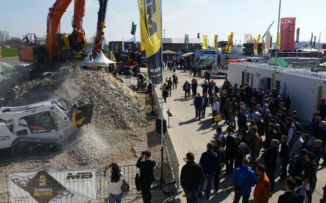 Bauma - Day 2 - Crusher bucket for recycling 