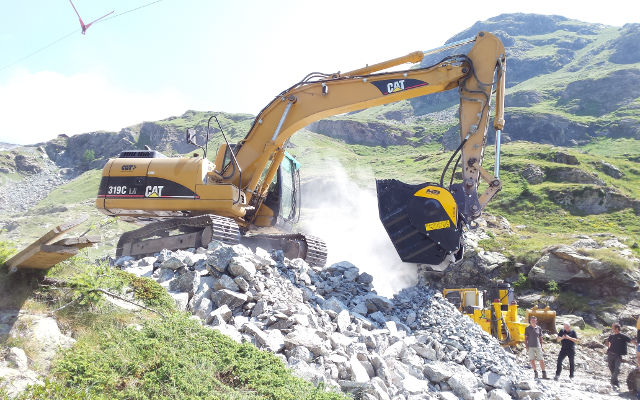 Crusher bucket - Caterpillar