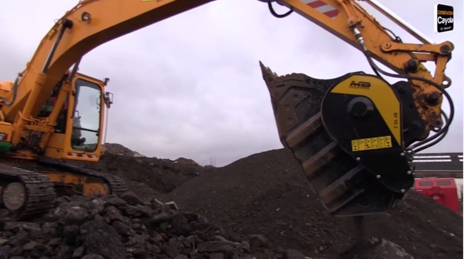 Et de 1 000 ! Avec la vente d’un godet concasseur BF 90.3 S3 à Colas Nord-Est, le constructeur italien MB Crusher a écoulé son 1 000ème accessoire en France.