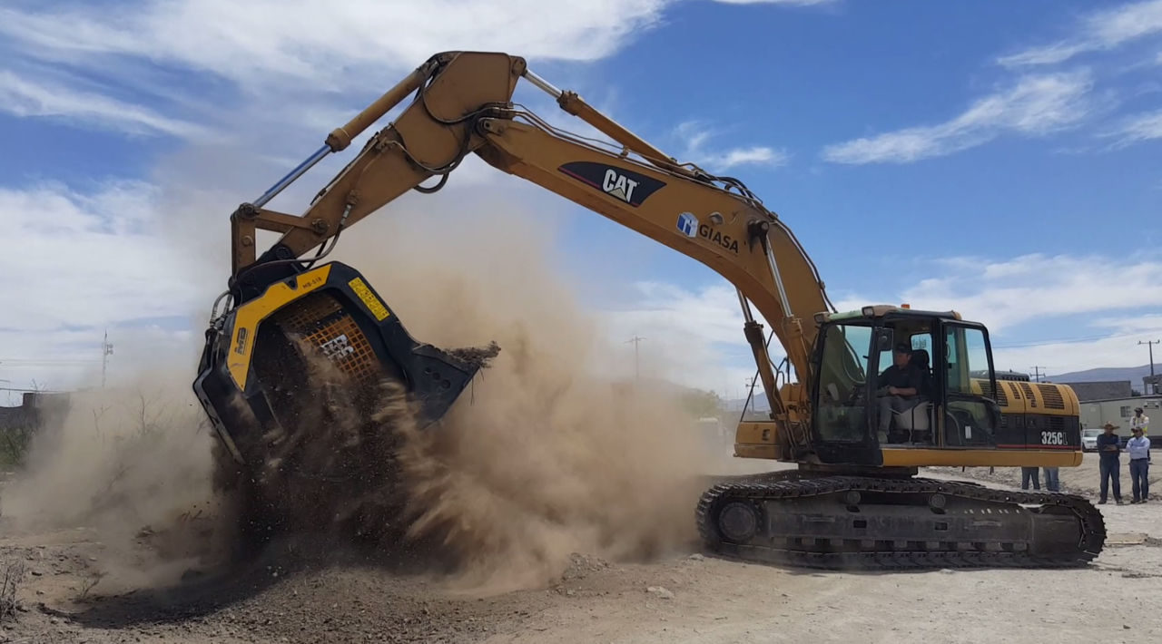 Nuestros amigos de MB Crusher llevaron a cabo una demostración de sus equipos en una obra de su cliente GIASA en Saltillo, Coahuila