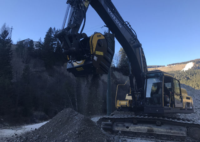 MB Crusher lança a quarta série da caçamba trituradora BF120.4