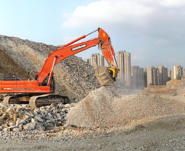 Turn your scraps in gold with MB Crusher attachments