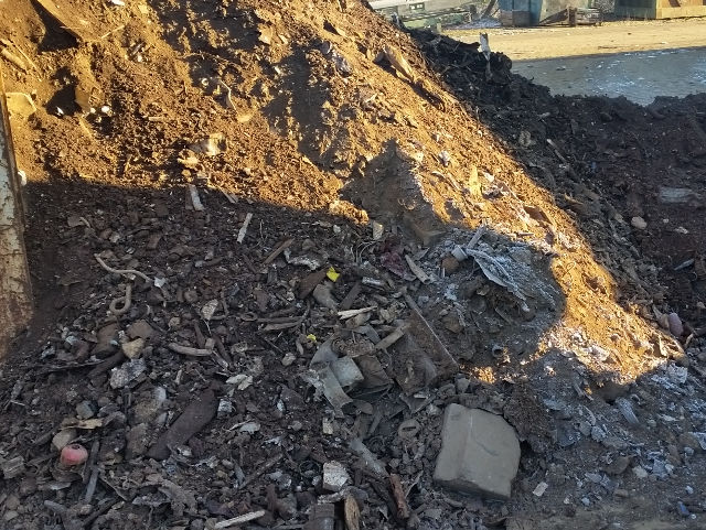 Das sieben von schutt  direkt auf der baustelle kostet ab heute weniger