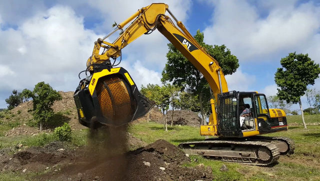 MB Crusher al rescate de la naturaleza de la Isla de Nieves