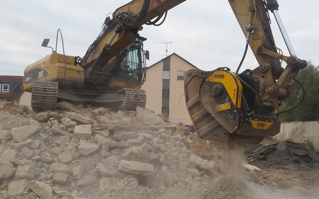 The MB Crusher range designed for urban worksites is in operation in cities all over the world