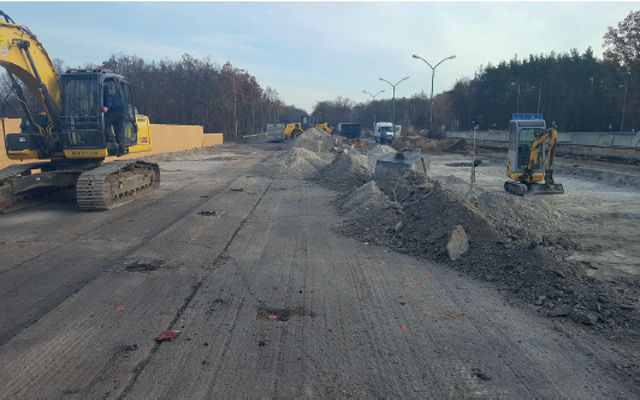 MB Crusher hard at work on Berlin bridge