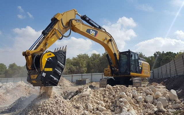  - MB Crusher turns mobile plants into one-machine operation at Excon 2017
