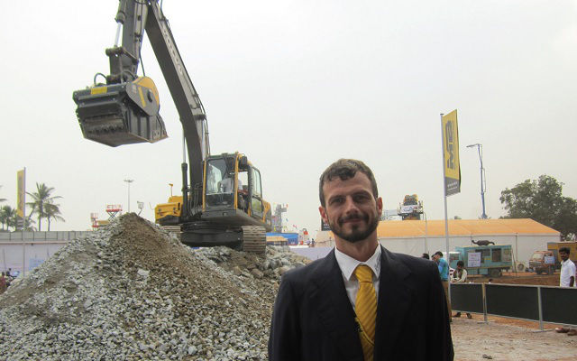 We Have Organized First Live Demo For Bucket Crushing And Screening Solution In India