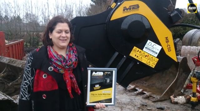 The amazing story of Julia Marchal:  that with MB has won a bucket crusher worth 21.700 euros!