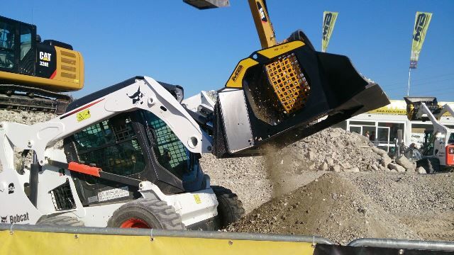 MB CRUSHER PRESENTE A’ INTERMAT LE NOUVEAU MB-LS140,  LE GODET CRIBLEUR  POUR CHARGEUSES, MINI-CHARGEUSES ET PELLETEUSES