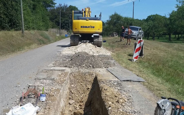 PAS CU PAS CONSTRUIM CANALIZAREA URMĂRIM ȘANTIERUL TAU PAS CU PAS  CONNECTING WORLD AND PEOPLE