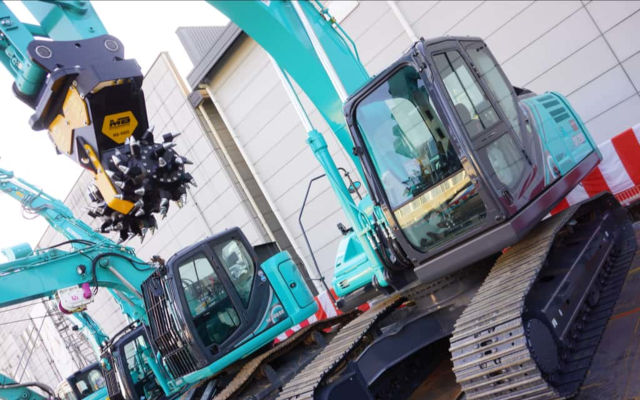 MB Crusher Japan at Kobelco Open-House Kochi