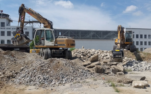 Sur les chantiers et toujours en forme , malgré les années