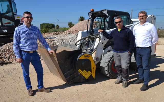 "A día de hoy, la cuchara trituradora MB-L160 se ha vuelto totalmente necesaria para mi trabajo"