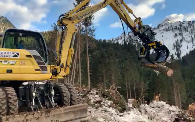 Sorting Grapple MB-G900 on New Holland MH36 excavator
