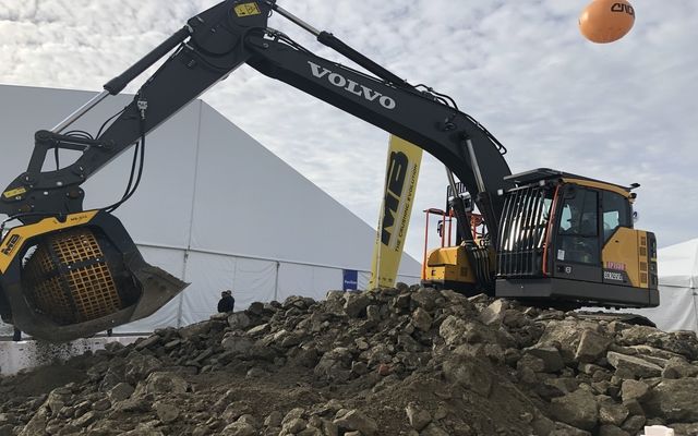 screening bucket at world ag 