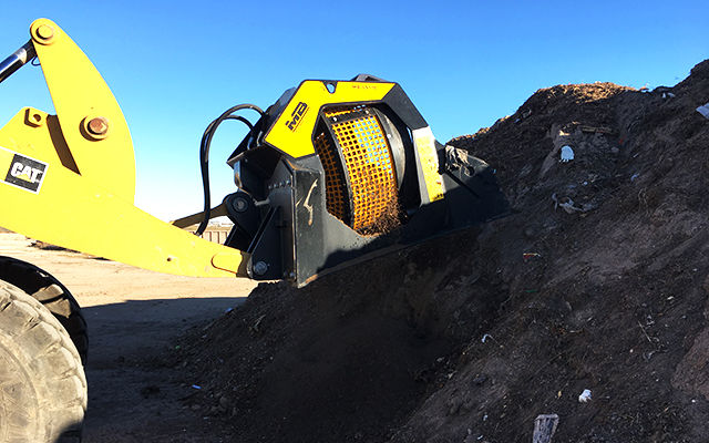  The MB-LS170 screening soil and waste material.