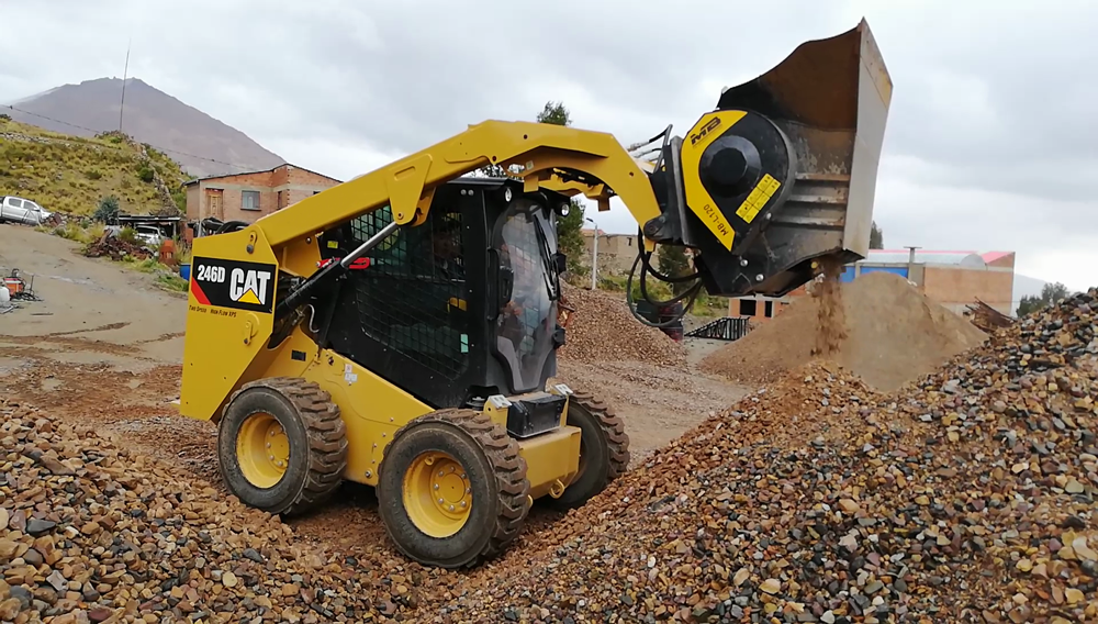 Recovering waste materials with MB Crusher