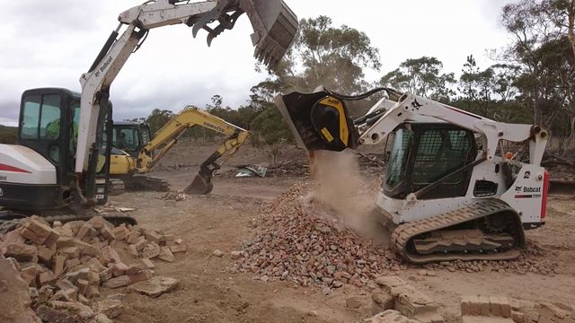  - Laying the foundations in Wamboin, New South Wales with an MB Crusher bucket