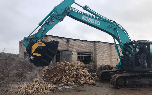 BF 80.3 на экскаватор Kobelco SK210LC