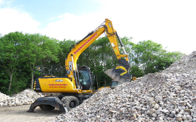 ''Our new bucket beats a tracked crusher hands down.''