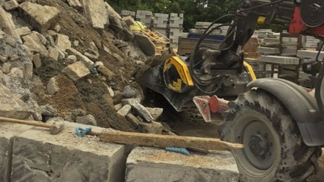 An MB-L200 Crushing Bucket at work