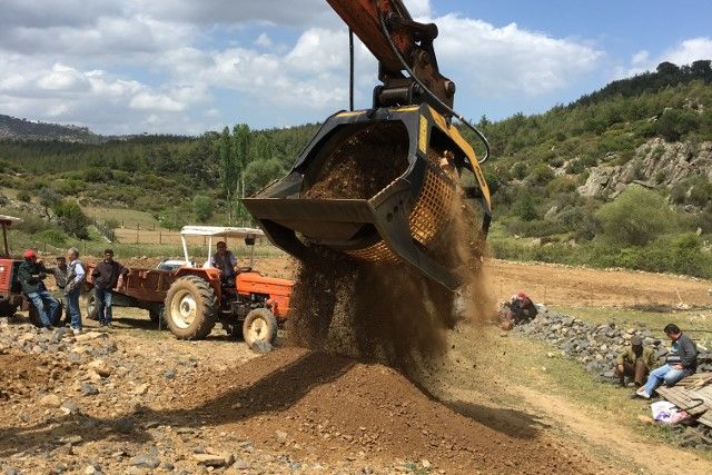 MB Crusher Eleme Kovası, silisi gerçek bir kaynak haline dönüştürüyor