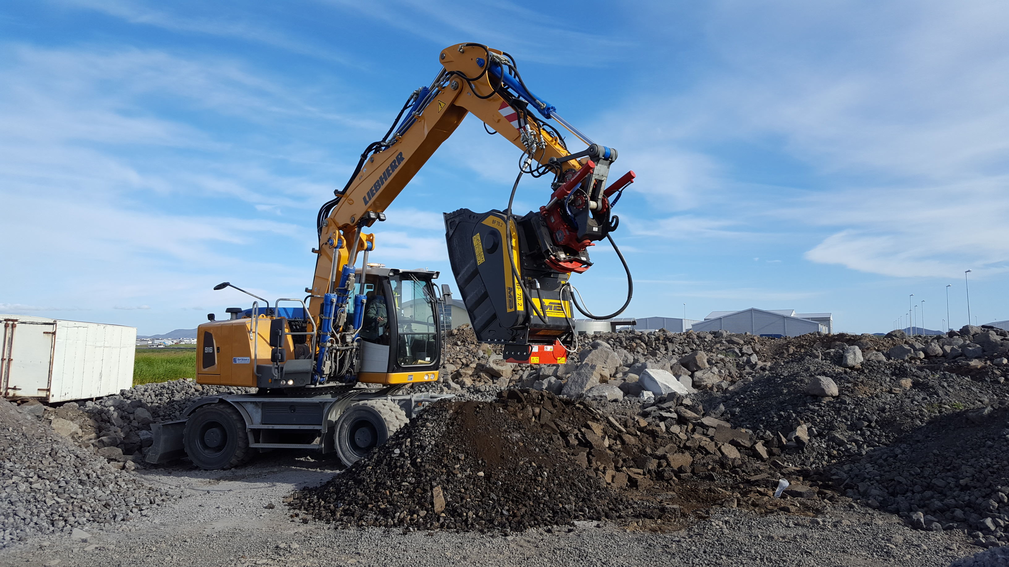 Backenbrecherlöffel BF70.2 veredelt gefrästen Asphalt zu wiederverwertbarem Material