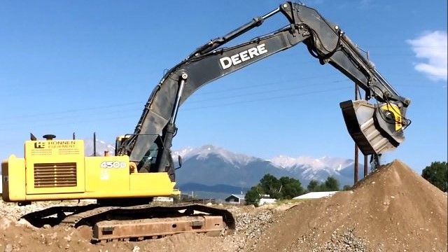 MB Crusher BF90.3 crushing waste to reduce onsite costs