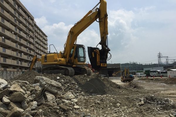 COM A LINHA MB CRUSHER SE AUMENTAM OS LUCROS NO CANTEIRO DE OBRAS