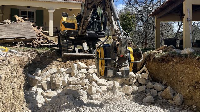 News - MB CRUSHER sur la vague avec le boom des piscines